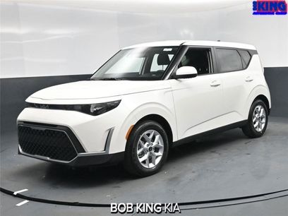 New 2025 Kia Soul LX w/ LX Technology Package