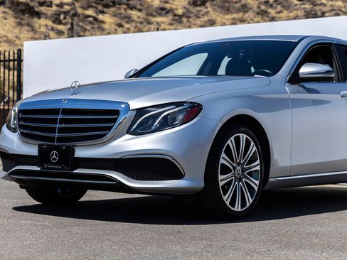 Used 2019 Mercedes-Benz E 300 image 11