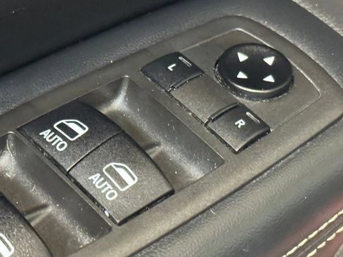 Used 2021 Jeep Grand Cherokee Limited w/ Quick Order Package 28K 80th AWD/4WD image 10