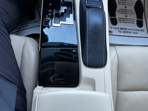 Used 2015 Lexus ES 300h image 59