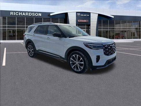 Used 2025 Ford Explorer Platinum w/ Ultimate Package image 5