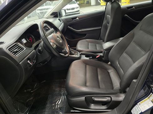 Used 2012 Volkswagen Jetta SEL image 16