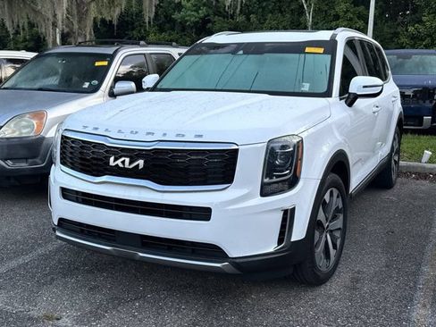 Used 2022 Kia Telluride S FWD image 3