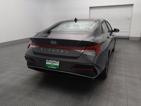 Used 2025 Hyundai Elantra SEL FWD image 7