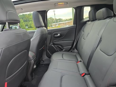 Used 2023 Jeep Renegade Trailhawk w/ Sun/Sound Group AWD/4WD image 17