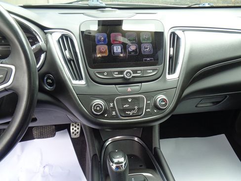 Used 2016 Chevrolet Malibu LT w/ Leather Package FWD image 15