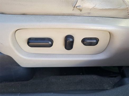 Used 2013 Ford Explorer XLT image 18