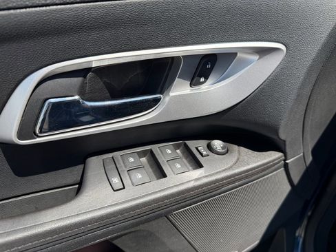 Used 2017 Chevrolet Equinox LT w/ Convenience Package FWD image 16
