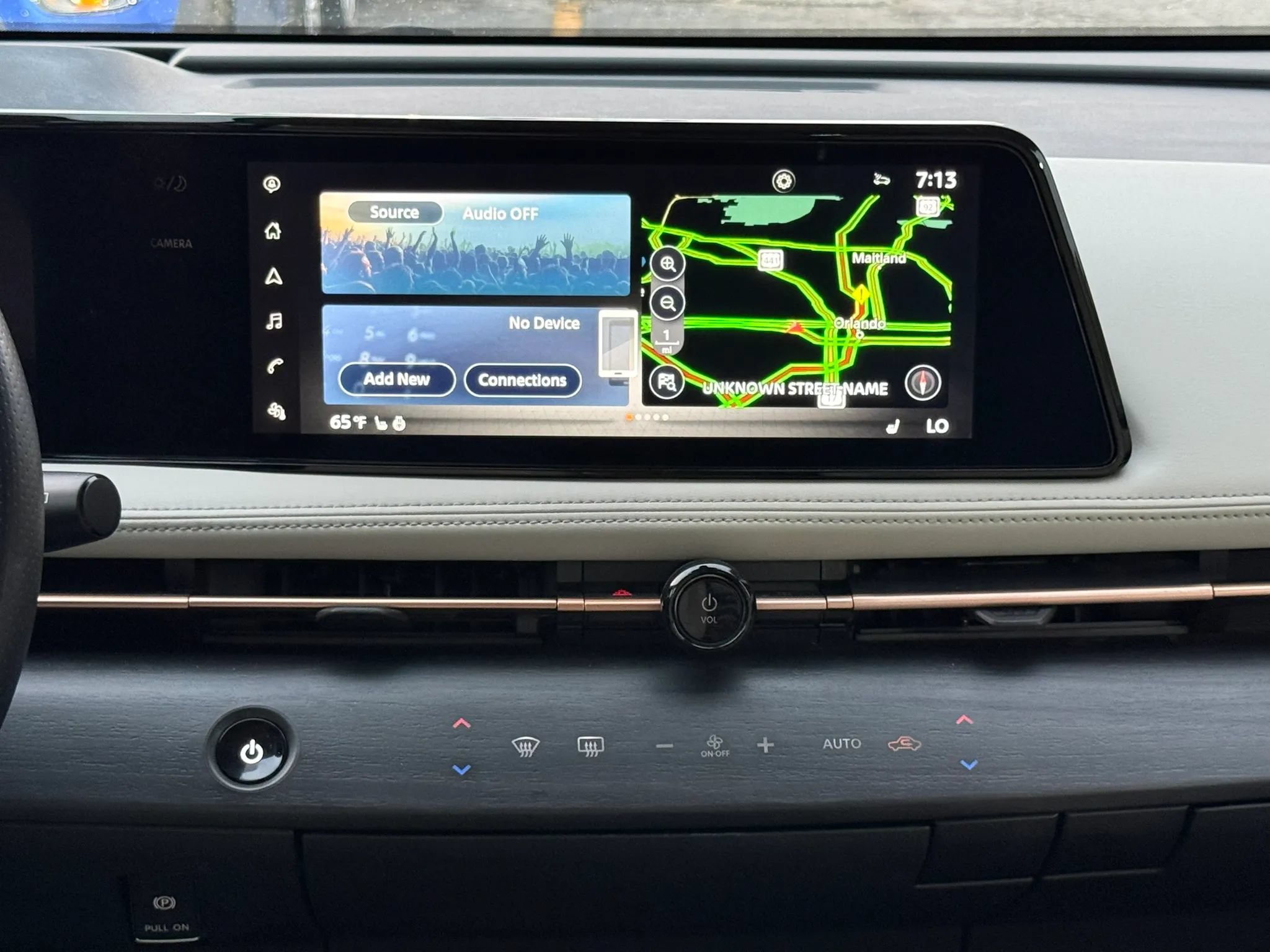 Used 2024 Nissan Ariya FWD image 9