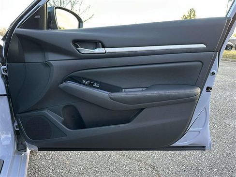 New 2025 Nissan Altima 2.5 SR w/ SR Premium Package image 8