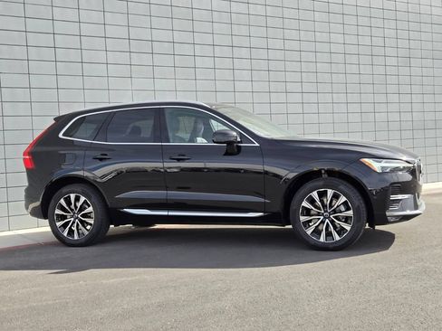 Used 2023 Volvo XC60 B5 Plus AWD/4WD image 7