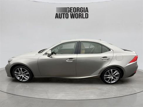 Used 2018 Lexus IS 300 image 2