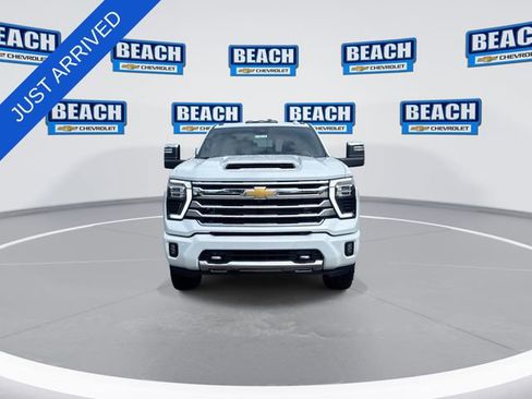 New 2026 Chevrolet Silverado 2500 High Country w/ High Country Premium Package AWD/4WD image 3
