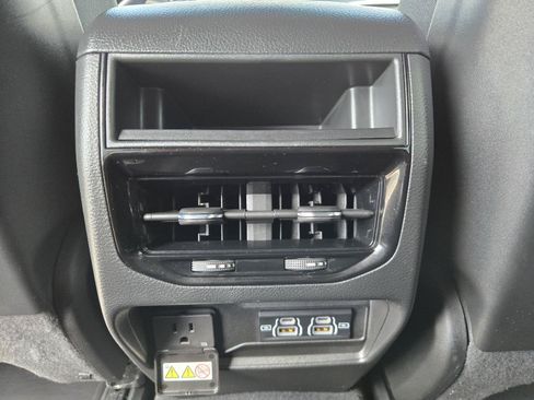 Used 2023 Jeep Grand Cherokee Altitude RWD image 27