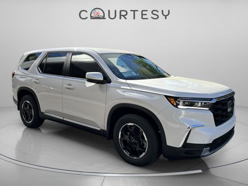 Used 2025 Honda Pilot EX-L image 9