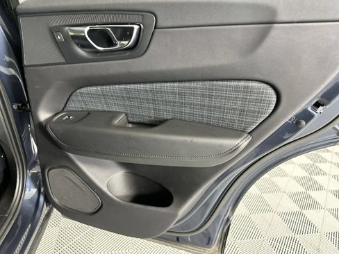 Used 2022 Volvo XC60 B5 Momentum AWD/4WD image 32