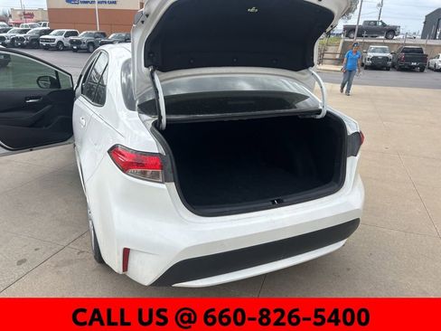 Used 2021 Toyota Corolla LE image 11