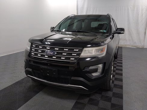 Used 2017 Ford Explorer Limited w/ Equipment Group 301A AWD/4WD image 15