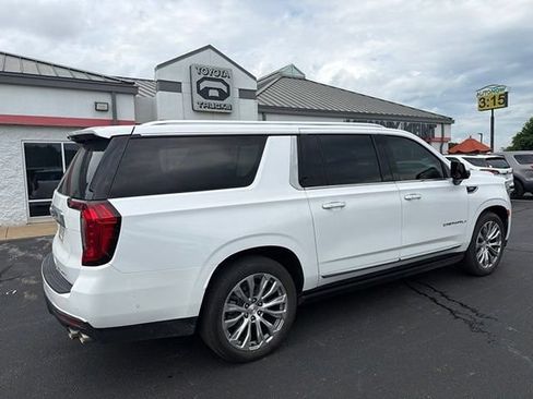 Used 2023 GMC Yukon XL Denali w/ Denali Reserve Package AWD/4WD image 15