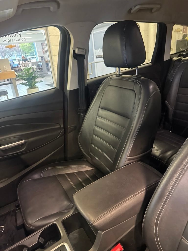 Used 2017 Ford Escape Titanium AWD/4WD image 8