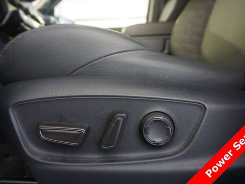 Used 2025 Toyota Tacoma TRD Sport w/ TRD Sport Premium Package AWD/4WD image 6