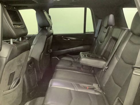 Used 2018 Cadillac Escalade Platinum image 6