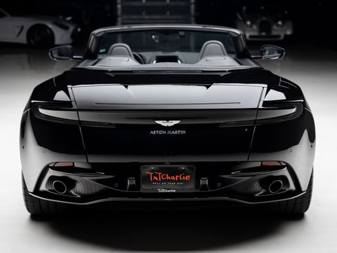 Used 2019 Aston Martin DB11 Volante RWD image 27