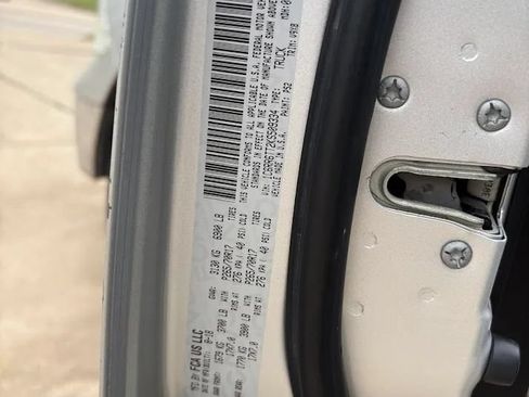 Used 2019 RAM 1500 Classic SLT RWD image 16