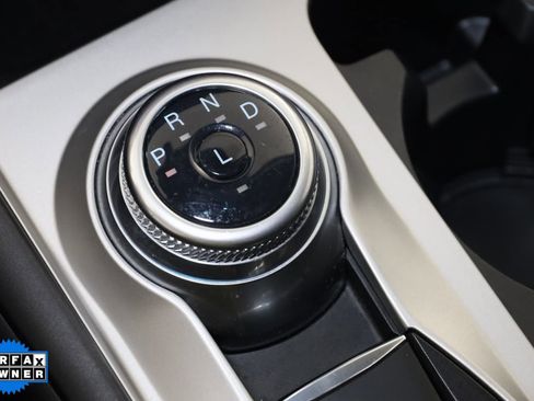 Used 2022 Ford Explorer XLT image 7