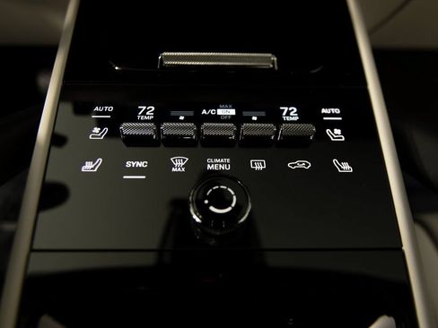 Certified 2026 Porsche Cayenne E-Hybrid Coupe AWD/4WD image 22