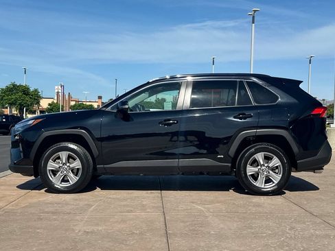 Certified 2022 Toyota RAV4 XLE Premium AWD/4WD image 8