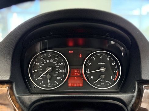 Used 2013 BMW 335i Convertible RWD image 9