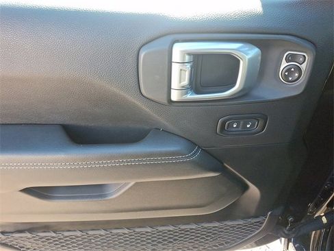 Used 2020 Jeep Gladiator Overland w/ Dual Top Group image 10