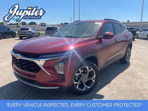 Used 2025 Chevrolet Trax LT w/ LT Convenience Package FWD image 1