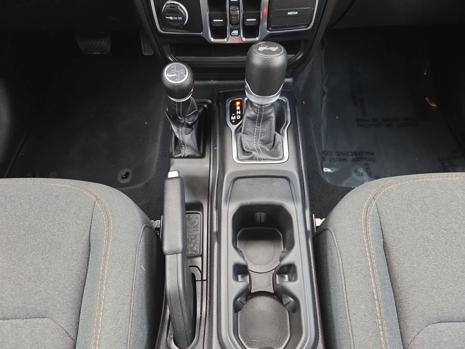 Used 2024 Jeep Wrangler Unlimited w/ Convenience Group AWD/4WD image 15