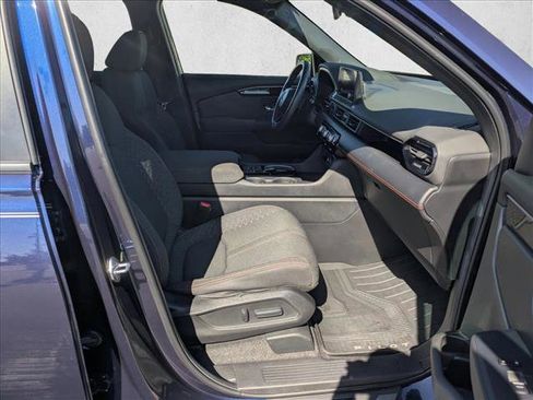Used 2023 Honda Pilot Sport image 18