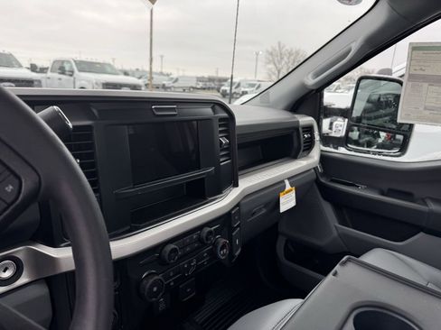 New 2026 Ford F250 XL w/ XL Chrome Package image 10