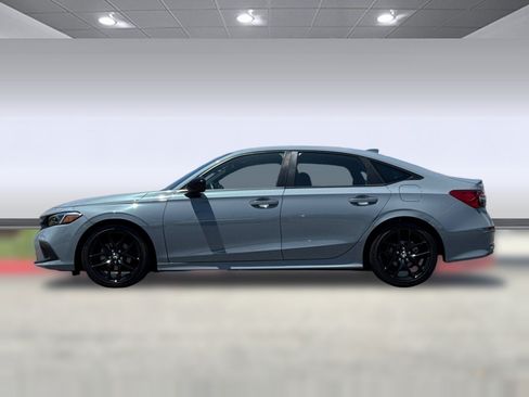 Used 2023 Honda Civic Sport image 2