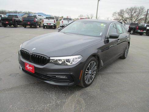 Used 2017 BMW 530i xDrive image 8
