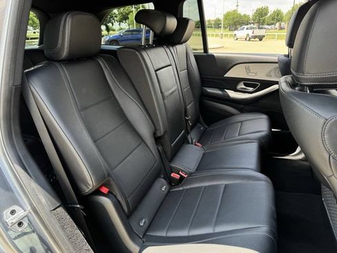Used 2024 Mercedes-Benz GLS 450 4MATIC image 28