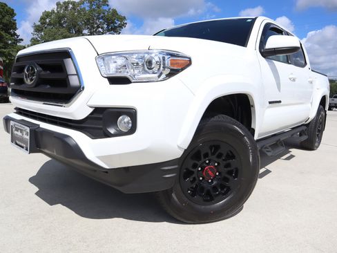 Used 2022 Toyota Tacoma SR5 image 2