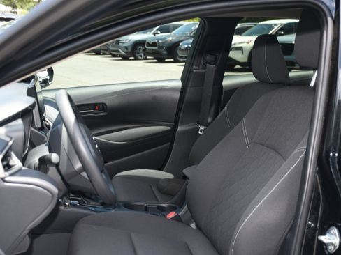 Used 2025 Toyota Corolla LE FWD image 11