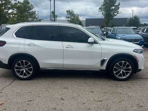 Used 2025 BMW X5 xDrive40i w/ Parking Assistance Package AWD/4WD image 3