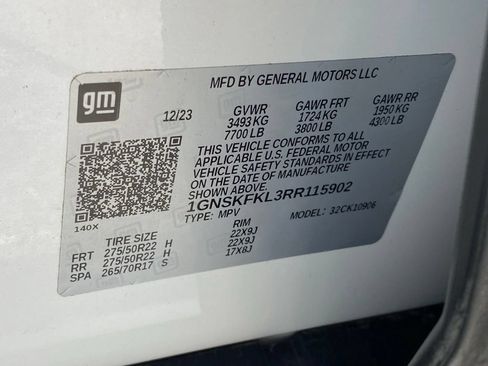 Used 2024 Chevrolet Suburban Premier w/ Advanced Technology Package AWD/4WD image 33