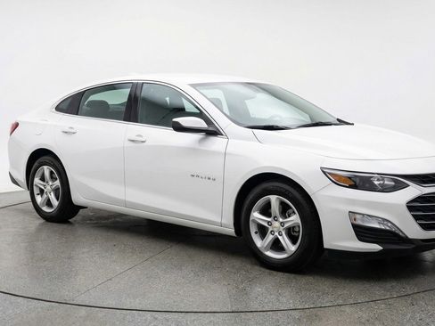 Used 2024 Chevrolet Malibu LT image 1