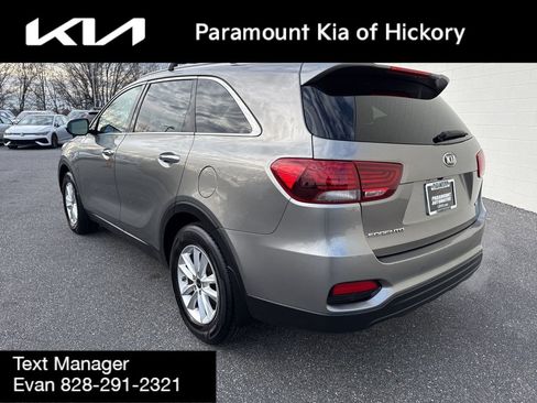 Used 2019 Kia Sorento LX w/ LX Convenience Package image 5