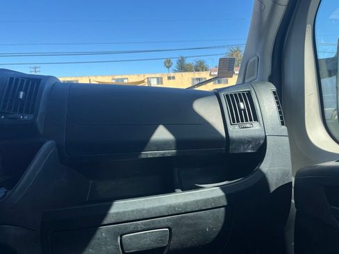 Used 2019 RAM ProMaster 2500 FWD image 17