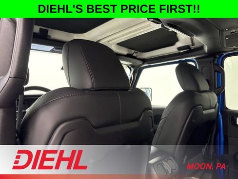 New 2026 Jeep Gladiator Rubicon w/ Steel Power Dome Hood Package AWD/4WD image 18