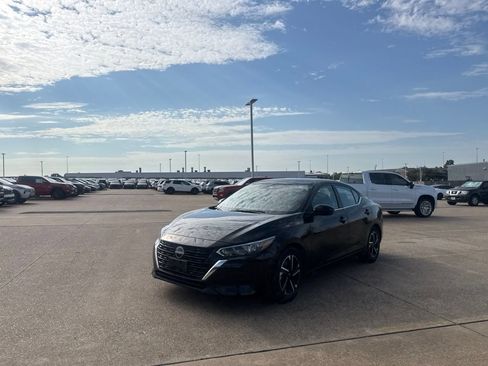Certified 2025 Nissan Sentra SV FWD image 9
