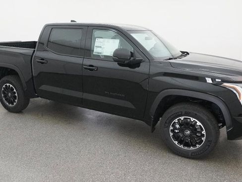 Used 2026 Toyota Tundra SR5 w/ TRD Off-Road Package AWD/4WD image 15